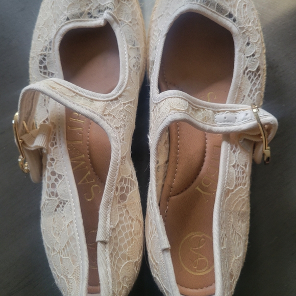 Sam & Libby Elegant Cream Lace Platform Shoes - Picture 4 of 4